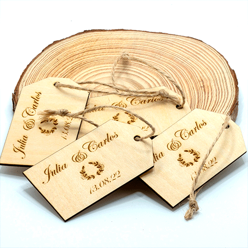 Etiquetas de madera para detalle de los invitados a bodas