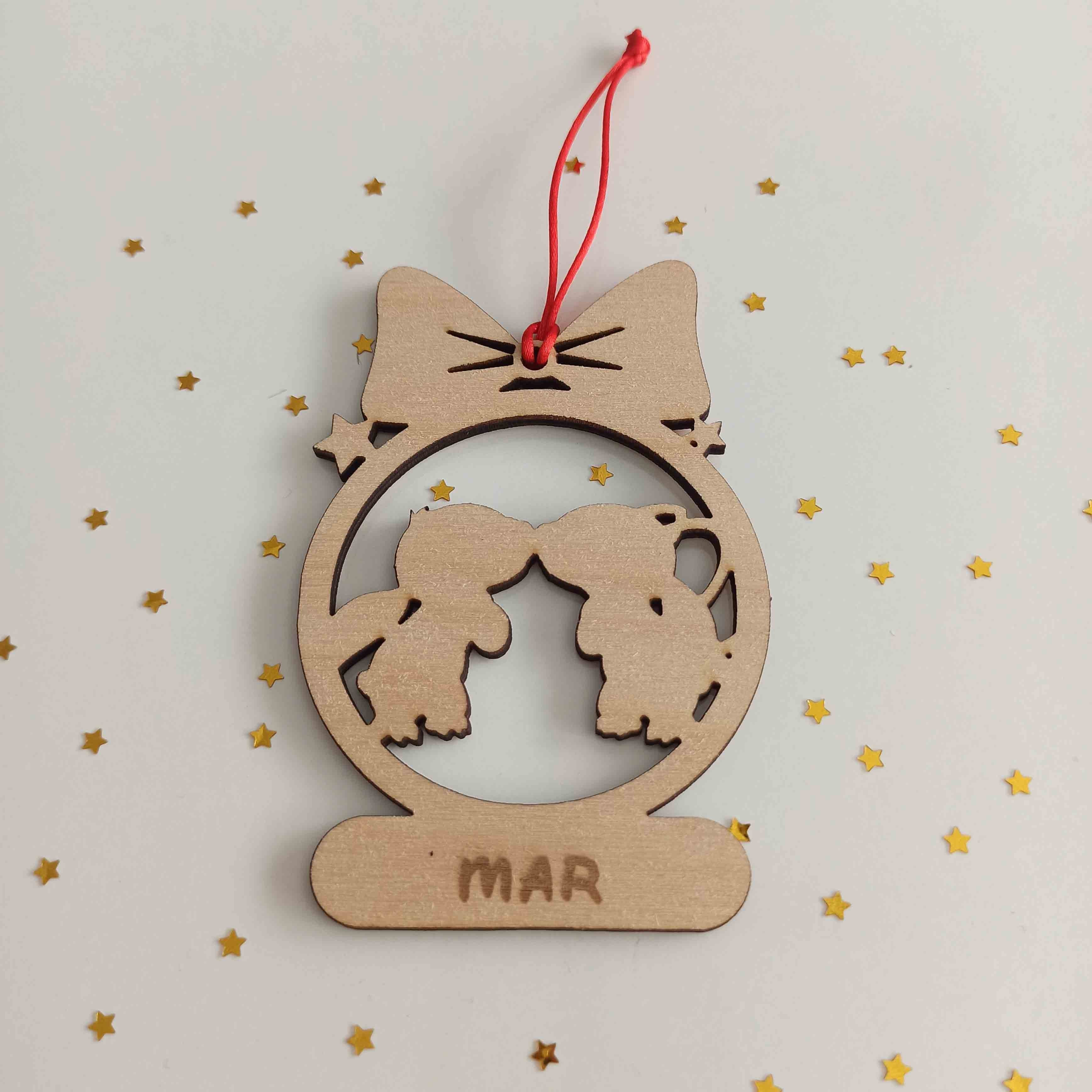 Bola de navidad en madera con dibujo de stich&angel personalizada con nombre