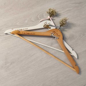 Perchas personalizadas Novios